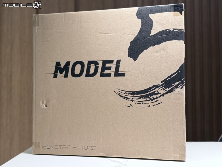 小身軀大散熱性！幾何未來 Model 5 悟空 全景機殼