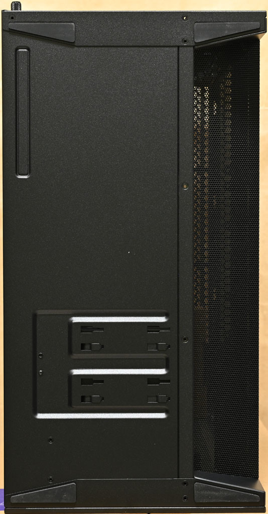 點我看大圖 2024 NZXT H5 FLOW RGB機殼開箱