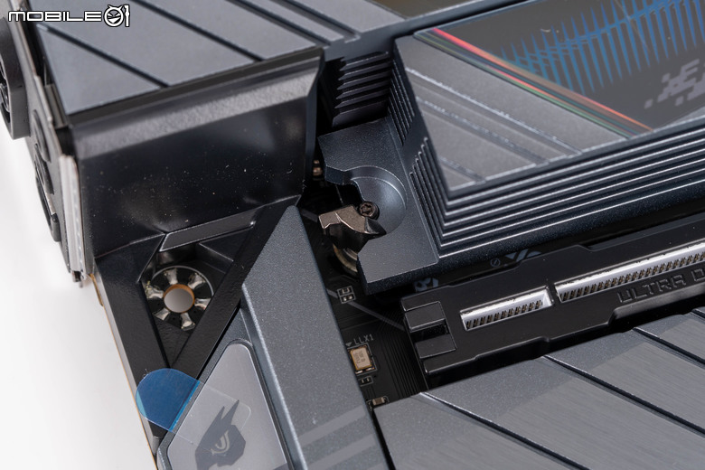 Gigabyte Z890 AORUS MASTER 主機板開箱 以海量周邊連接與 AI 超頻輔助功能打造全方位平台
