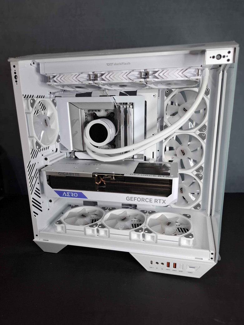 終極CP之王！大飛DY470機殼+DN360s白帥帥開箱介紹！