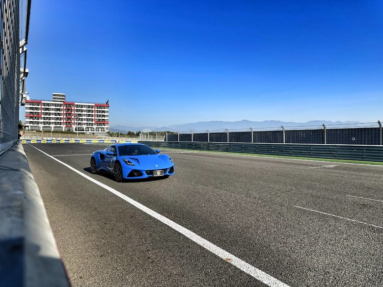Lotus Emira 純原廠麗寶賽道首測：顏值、性能兼具的完美FunCar