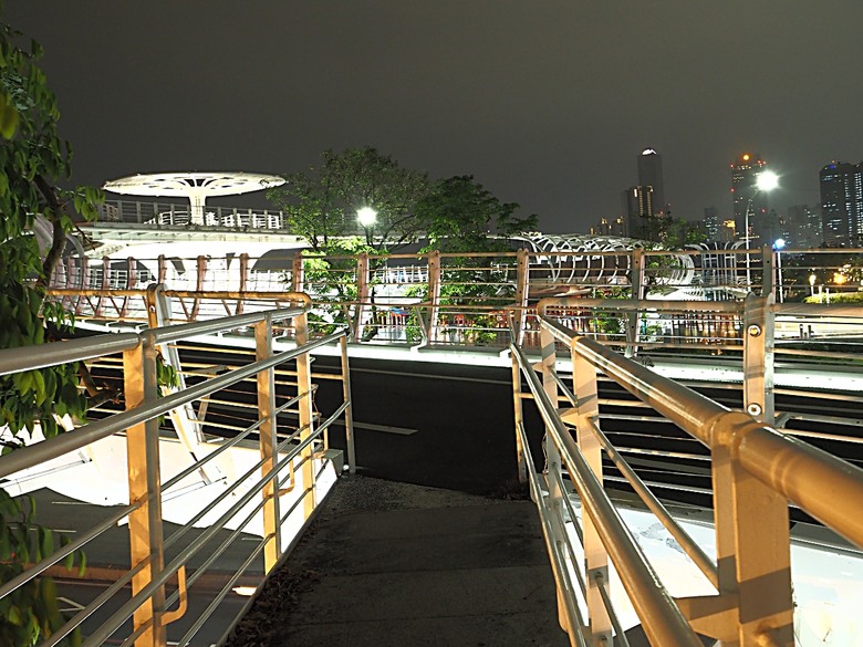 凹子底森林公園之【2024高雄萬聖節-大南瓜你搞怪一起嗨!】、王氏昆仲公園、前鎮之星、高雄捷運凱旋站【星太郎主題車站】、凹子底站【蜜柑站長xㄇㄚˊ幾兔主題車站】,附掛人氣餐廳「醉便宜(高雄延吉店)」 — 高雄捷運與江之電的聯名車站集章活動 — 讓紀念章帶路玩耍去(2)