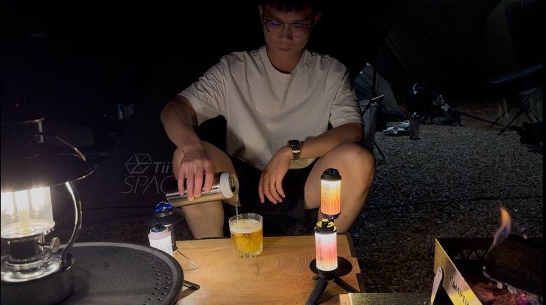 網美露營區 悠閒放鬆的落雨松山景