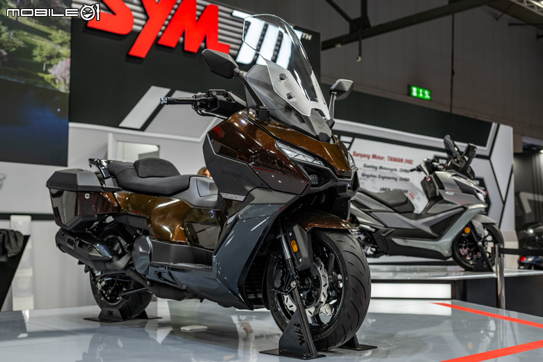 【2024 EICMA】SYM 七十週年，旗艦休旅靈龜TTLBT現身！三年佈局挑戰百萬台年銷！