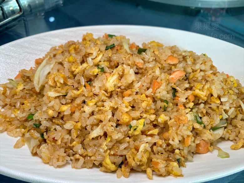 點我看大圖 是水產店也是海產店,餐廳以預約制訂餐,沒有固定菜單,餐點色香味俱全,絕不能錯過先滷後炸的香酥鴨