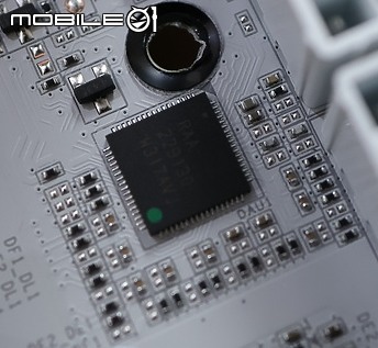 白的徹底 Z890 AORUS ELITE WIFI7 ICE 白色鷹神