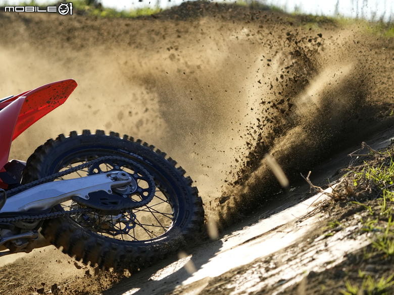 【海外新訊】倍耐力2025新胎搶先曝光！DIABLO POWERCRUISER & SCORPION MX32 MID SOFT公開！