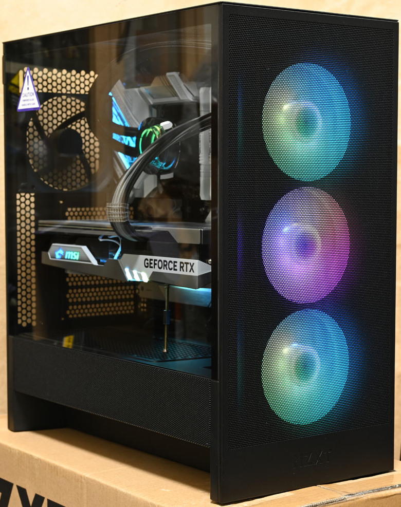 點我看大圖 2024 NZXT H5 FLOW RGB機殼開箱
