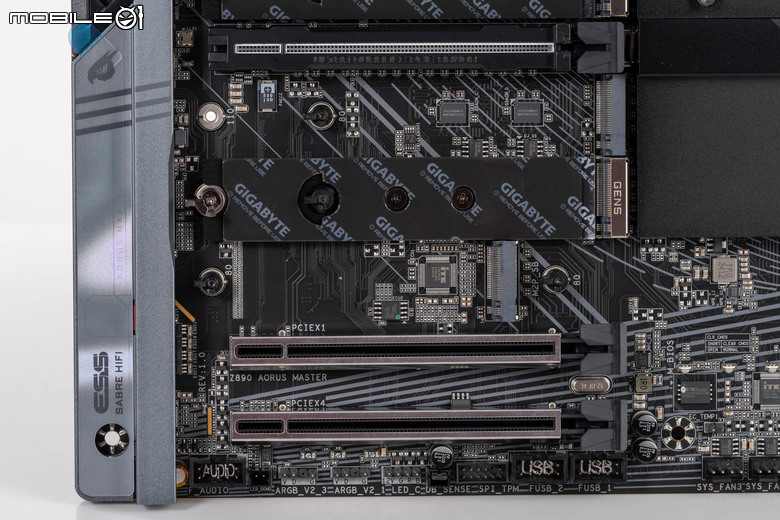 Gigabyte Z890 AORUS MASTER 主機板開箱 以海量周邊連接與 AI 超頻輔助功能打造全方位平台