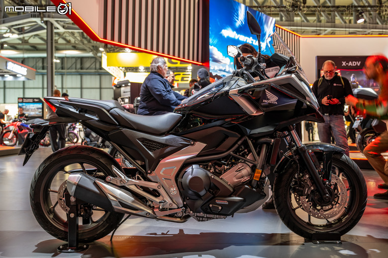 【2024 EICMA】HONDA全新高性能V型三缸渦輪增壓引擎成焦點！兩款電動概念車秀未來展望！