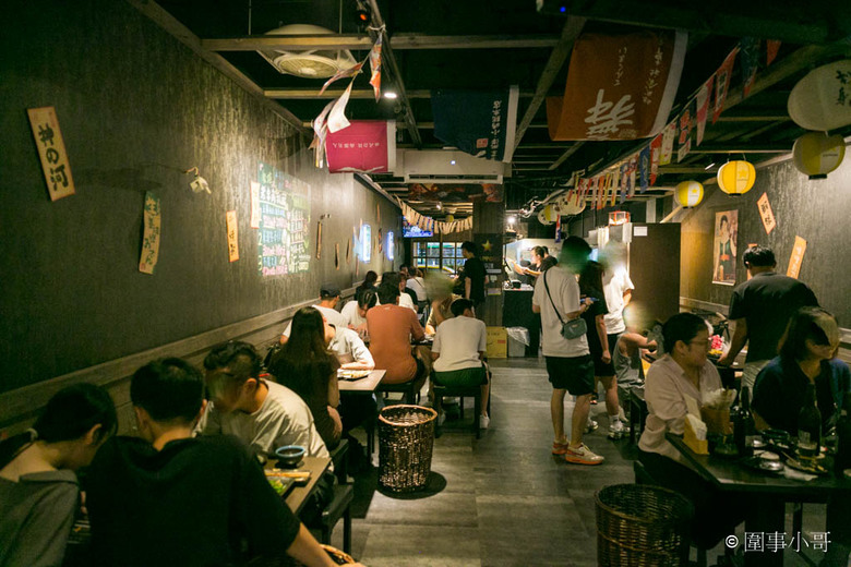 新北新莊大人氣居酒屋！老串角新莊店，超棒的喝酒聊天好去處喔～串烤好吃而且其他菜色也都很美味啊～