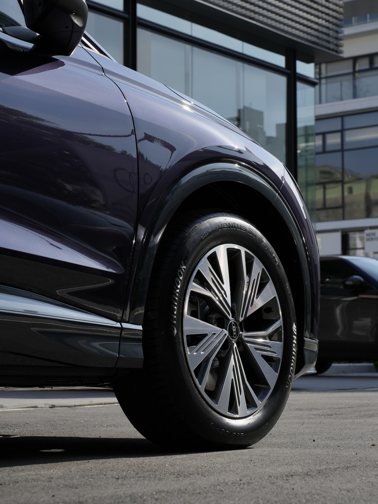Audi Q4 e-tron 45 advanced｜金屬極光紫 Aurora Violet J6｜交車照分享