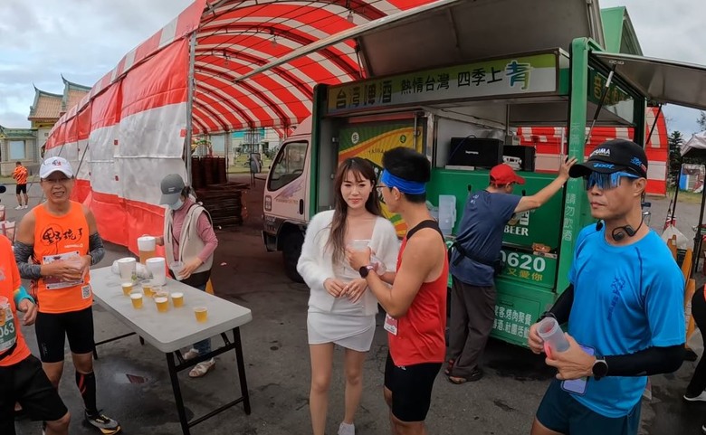 2024 鹿港馬，看看玻璃廟，吃吃在地美食
