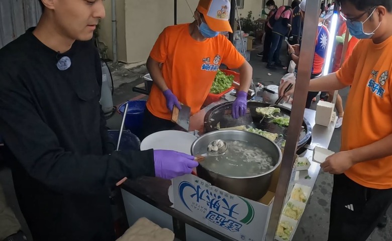 2024 鹿港馬，看看玻璃廟，吃吃在地美食