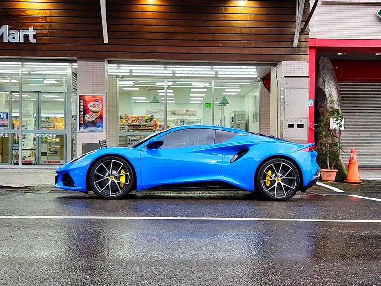 Lotus Emira包膜分享: Rodim R3 Pro TPU 全車犀牛皮隱型車衣