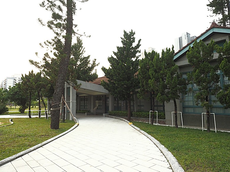 凹子底森林公園之【2024高雄萬聖節-大南瓜你搞怪一起嗨!】、王氏昆仲公園、前鎮之星、高雄捷運凱旋站【星太郎主題車站】、凹子底站【蜜柑站長xㄇㄚˊ幾兔主題車站】,附掛人氣餐廳「醉便宜(高雄延吉店)」 — 高雄捷運與江之電的聯名車站集章活動 — 讓紀念章帶路玩耍去(2)