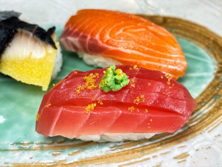 點我看大圖 是水產店也是海產店,餐廳以預約制訂餐,沒有固定菜單,餐點色香味俱全,絕不能錯過先滷後炸的香酥鴨