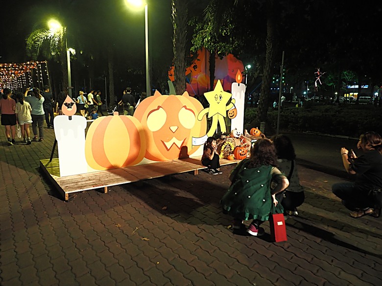凹子底森林公園之【2024高雄萬聖節-大南瓜你搞怪一起嗨!】、王氏昆仲公園、前鎮之星、高雄捷運凱旋站【星太郎主題車站】、凹子底站【蜜柑站長xㄇㄚˊ幾兔主題車站】,附掛人氣餐廳「醉便宜(高雄延吉店)」 — 高雄捷運與江之電的聯名車站集章活動 — 讓紀念章帶路玩耍去(2)