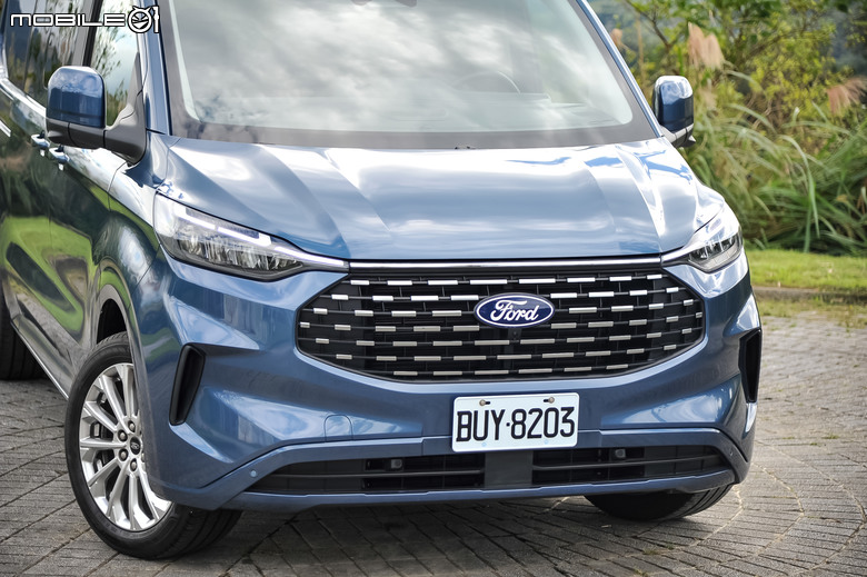Ford Tourneo Custom 福特旅行家 Bus Titanium 8座試駕｜豐富的座椅機能、超大空間就是好用！