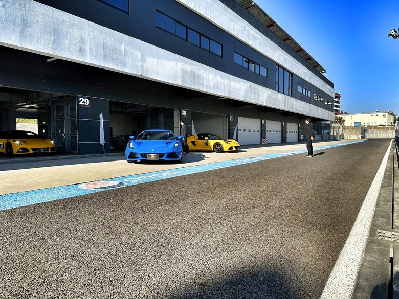 Lotus Emira 純原廠麗寶賽道首測：顏值、性能兼具的完美FunCar