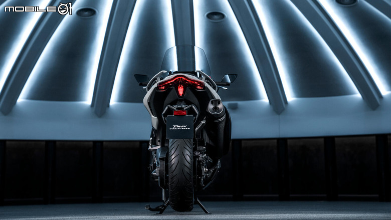 【海外新訊】Yamaha TMAX Tech Max小改發表！面部微整，彎道ABS導入！
