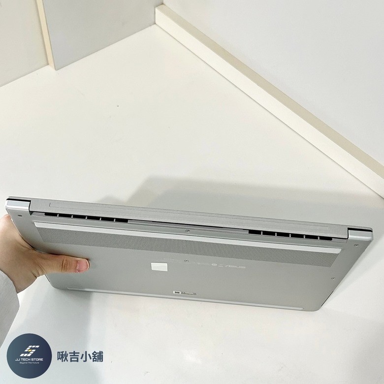 開箱&分享 華碩ASUS 靈耀14 Air (Zenbook S14 ) 筆電🖥️(全實拍附開箱影片)