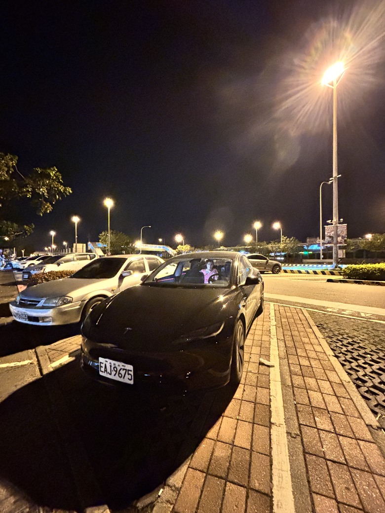 Tesla 夏夜漫遊趣
