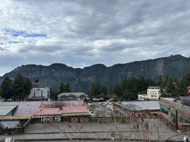 阿里山森遊漫步走(下)有夠遠的部落-里佳