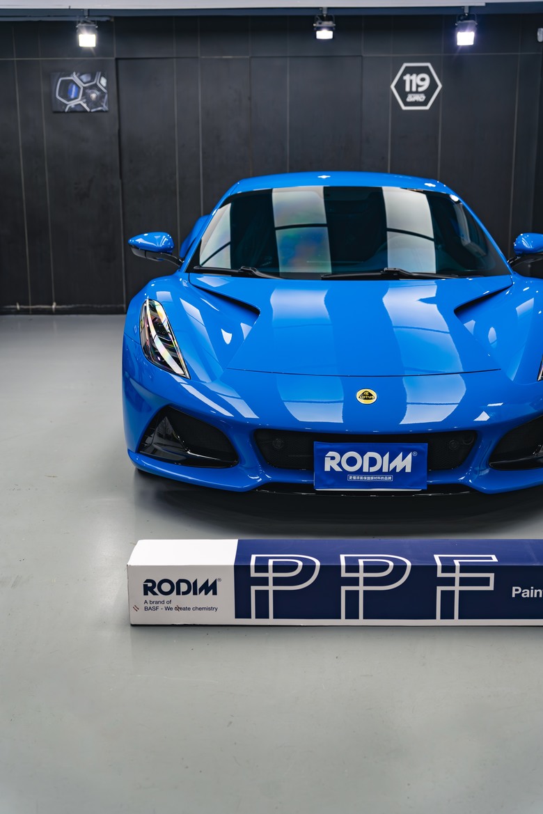 Lotus Emira包膜分享: Rodim R3 Pro TPU 全車犀牛皮隱型車衣