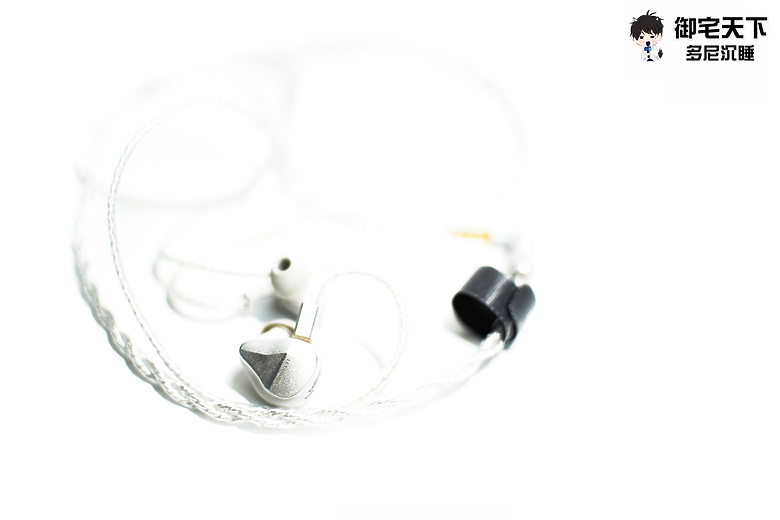 開箱｜【LETSHUOER 鑠耳】Cadenza 4 四單元（1 圈 3 鐵）入耳式耳機 - 配置 10mm 鍍鈹振膜動圈之作，圈鐵混合帶來清澈美聲！
