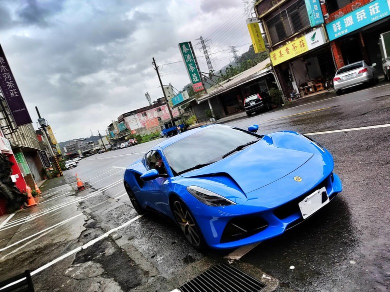 Lotus Emira包膜分享: Rodim R3 Pro TPU 全車犀牛皮隱型車衣