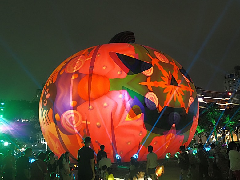 凹子底森林公園之【2024高雄萬聖節-大南瓜你搞怪一起嗨!】、王氏昆仲公園、前鎮之星、高雄捷運凱旋站【星太郎主題車站】、凹子底站【蜜柑站長xㄇㄚˊ幾兔主題車站】,附掛人氣餐廳「醉便宜(高雄延吉店)」 — 高雄捷運與江之電的聯名車站集章活動 — 讓紀念章帶路玩耍去(2)