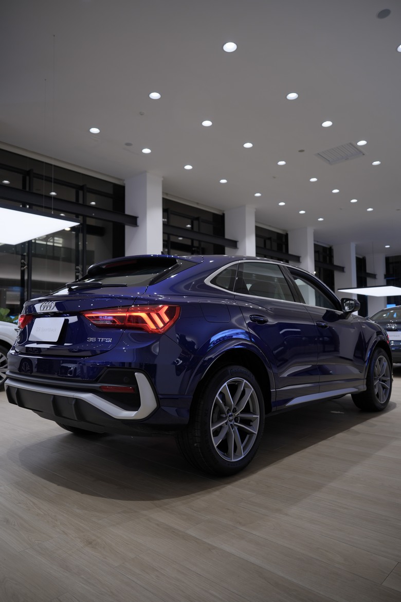 Audi Q3 Sportback 35 TFSI S line｜金屬星際藍 Navarra Blue 2D｜實車照片分享