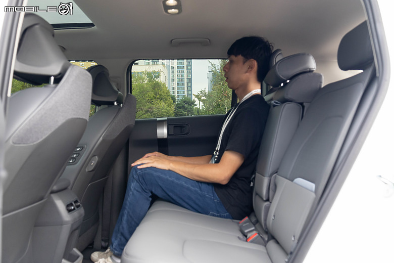 Kia EV3 韓國試駕｜重量級純電小休旅，宛如縮小版EV9真的很有料！