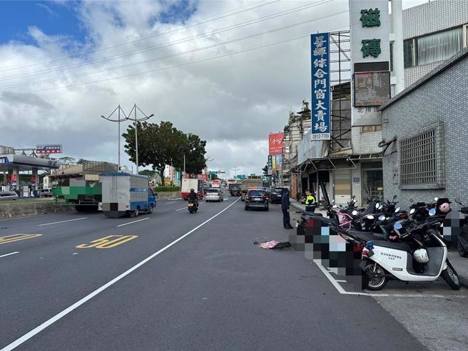 大貨車路肩硬擠，自行車被輾，女騎士不治