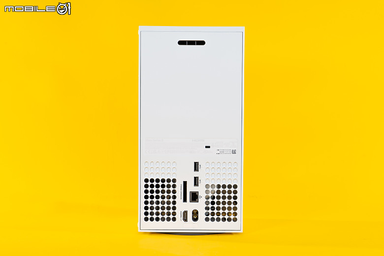 Xbox Series X 1TB 全數位版開箱｜入手門檻再降的高性能遊戲主機！