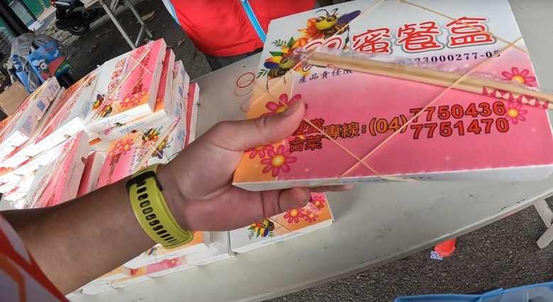 2024 鹿港馬，看看玻璃廟，吃吃在地美食