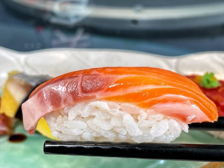 點我看大圖 是水產店也是海產店,餐廳以預約制訂餐,沒有固定菜單,餐點色香味俱全,絕不能錯過先滷後炸的香酥鴨