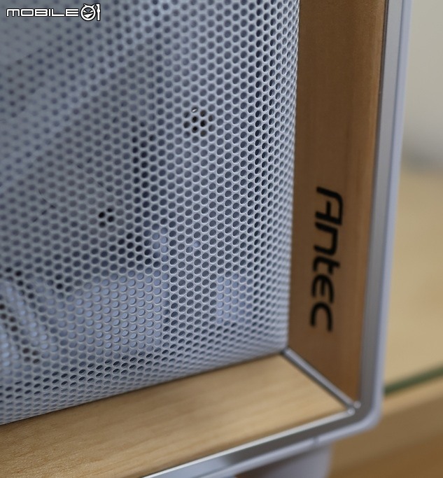 木紋風與金屬的結合 Antec FLUX PRO 開箱