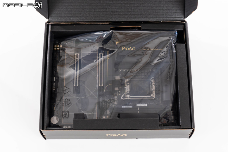 ASUS ProArt Z890-Creator WiFi 主機板開箱試用 以豐富擴充機能與高速連網能力搭建最佳創作平台
