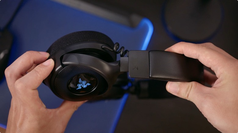 RAZER Kraken V4 開箱，THX Spatial Audio + Chroma RGB 帶來視覺、聽覺真・沉浸