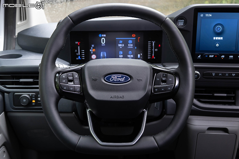 Ford Tourneo Custom 福特旅行家 Kombi Trend 六座試駕｜同級少見對開尾門，載人載貨兩相宜！
