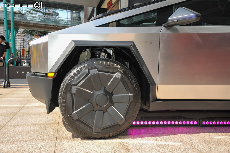 Tesla Cybertruck 全台巡展正式啟動、即日起至2025年4月18日共13站點巡迴展示!