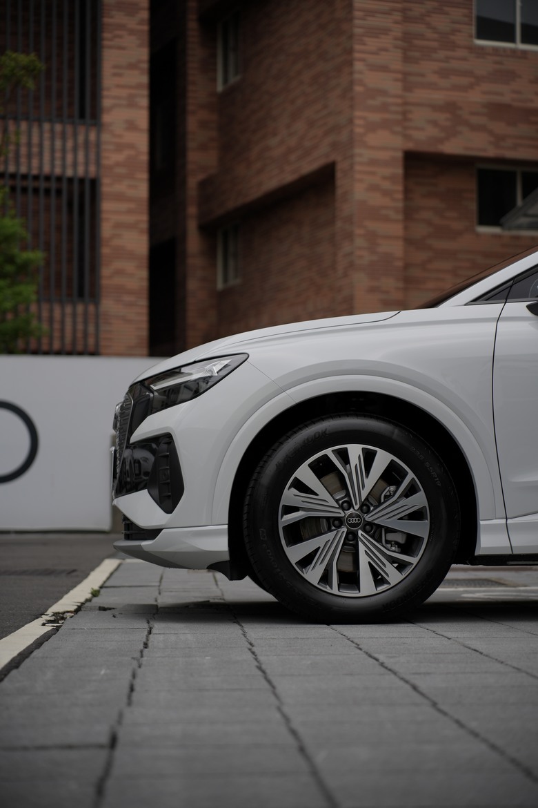 Audi Q4 e-tron 45 advanced｜金屬冰川白 Glacier White 2Y｜實車照片分享