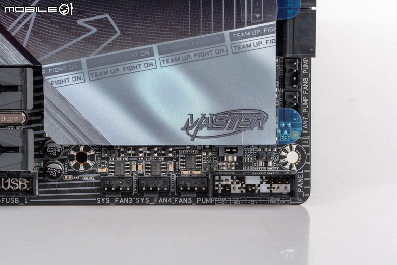 Gigabyte Z890 AORUS MASTER 主機板開箱 以海量周邊連接與 AI 超頻輔助功能打造全方位平台