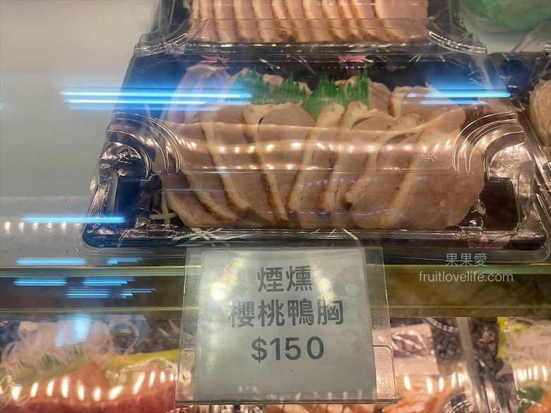 點我看大圖 是水產店也是海產店,餐廳以預約制訂餐,沒有固定菜單,餐點色香味俱全,絕不能錯過先滷後炸的香酥鴨