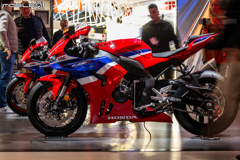 【2024 EICMA】HONDA全新高性能V型三缸渦輪增壓引擎成焦點!兩款電動概念車秀未來展望!