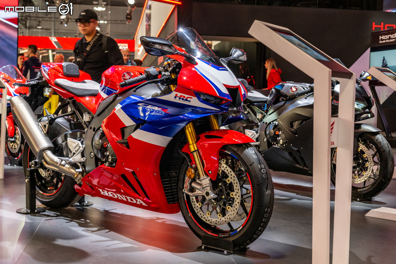 【2024 EICMA】HONDA全新高性能V型三缸渦輪增壓引擎成焦點!兩款電動概念車秀未來展望!