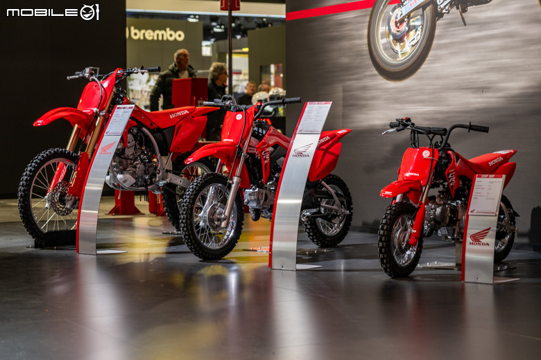 【2024 EICMA】HONDA全新高性能V型三缸渦輪增壓引擎成焦點!兩款電動概念車秀未來展望!