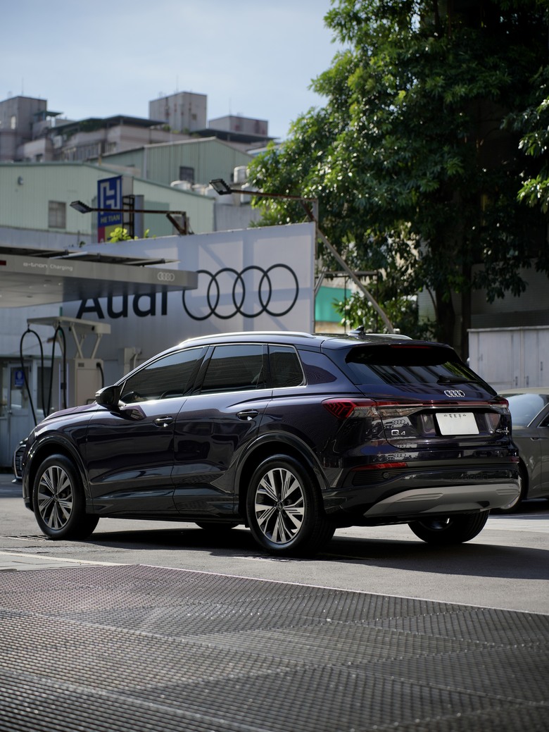 Audi Q4 e-tron 45 advanced｜金屬極光紫 Aurora Violet J6｜交車照分享